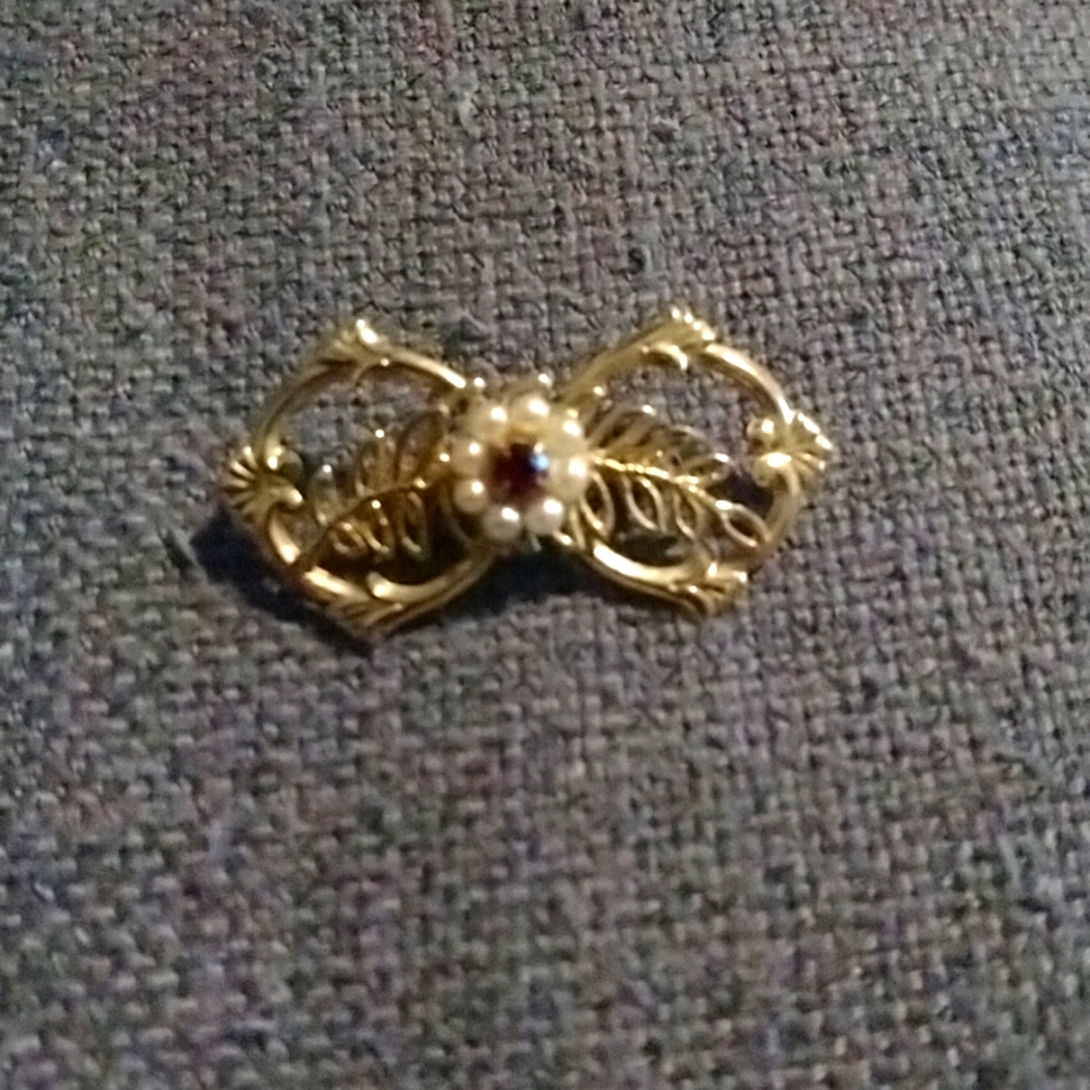 Vintage broach